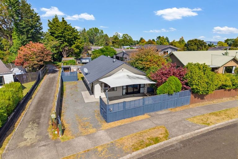 Photo of property in 2/1 Glengarry Place, Hilltop, Taupo, 3330