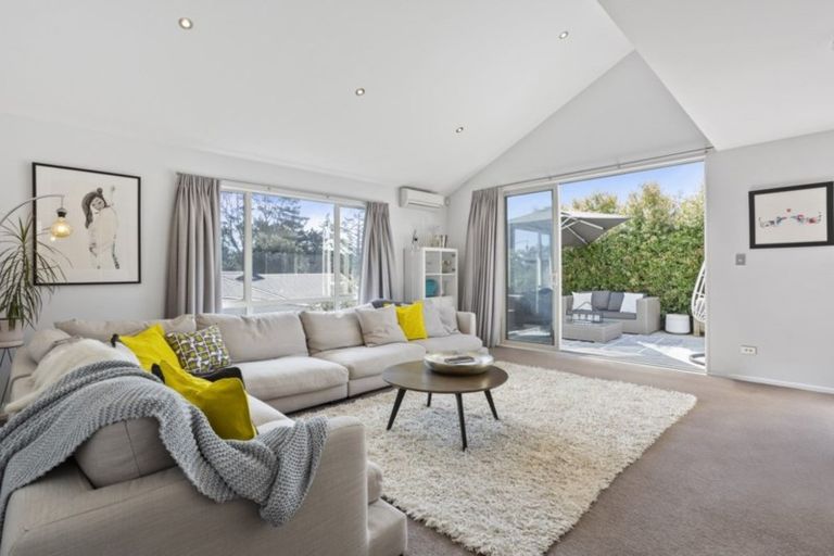 Photo of property in 26 Admirals Court Drive, Greenhithe, Auckland, 0632