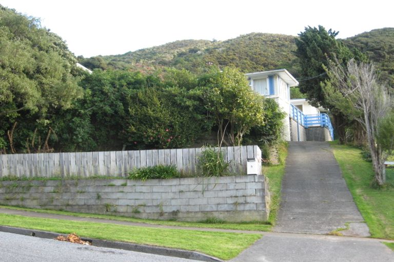Photo of property in 5 Willcox Grove, Naenae, Lower Hutt, 5011