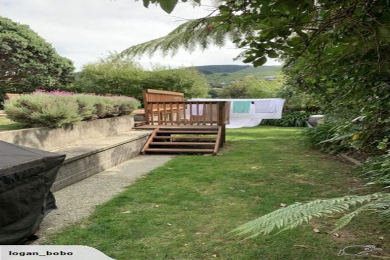 Photo of property in 19a Ranui Terrace, Tawa, Wellington, 5028