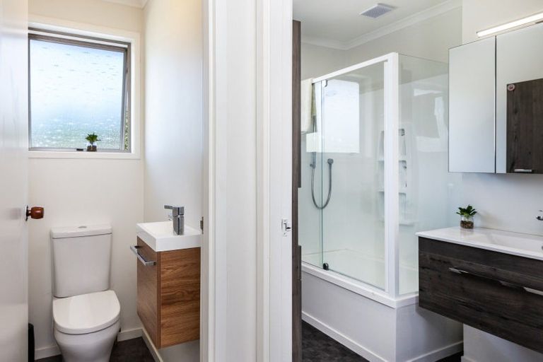 Photo of property in 15 Kotare Street, Hilltop, Taupo, 3330