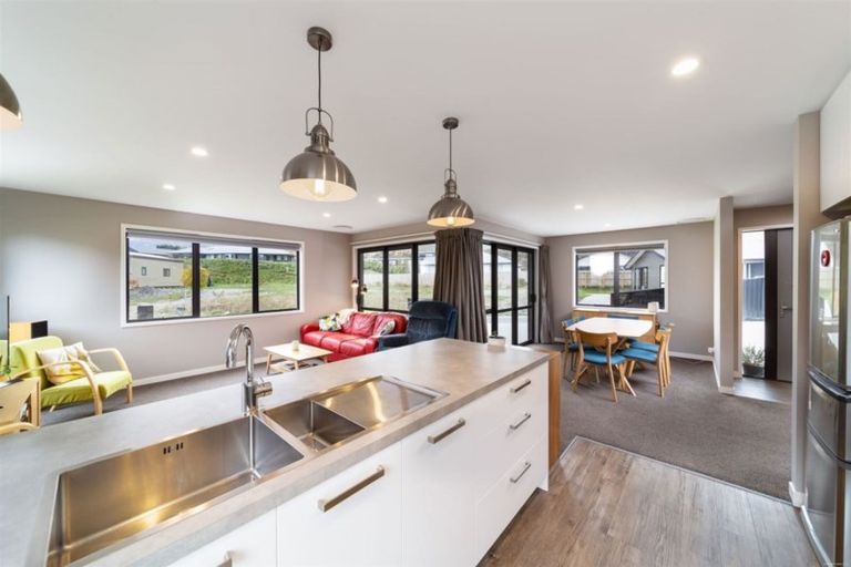 Photo of property in 6 Masons Court, Lower Shotover, Queenstown, 9304