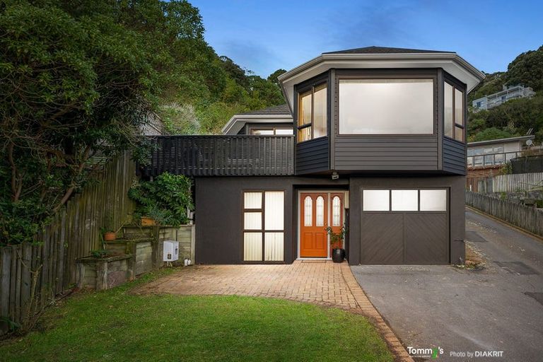 Photo of property in 15 Cavendish Square, Strathmore Park, Wellington, 6022