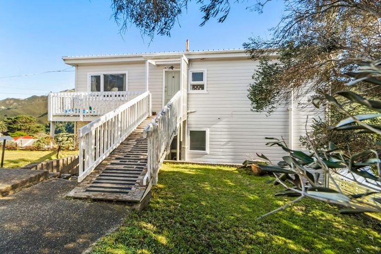 Photo of property in 11b Clinton Way, Kingston, Wellington, 6021