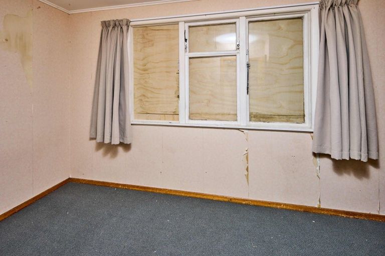Photo of property in 35 Durham Street, Cannons Creek, Porirua, 5024
