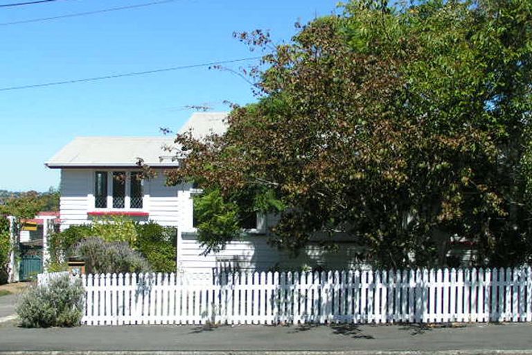 Photo of property in 42 Church Street, Northcote Point, Auckland, 0627