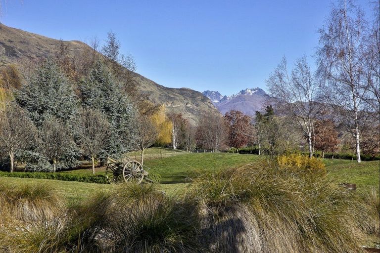 Photo of property in 73 Alec Robins Road, Lake Hayes, Queenstown, 9371