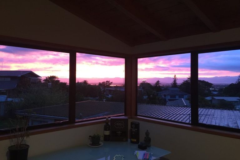 Photo of property in 1/86 Waimumu Road, Massey, Auckland, 0614