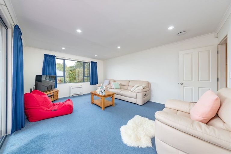 Photo of property in 94 Manuka Street, Stokes Valley, Lower Hutt, 5019