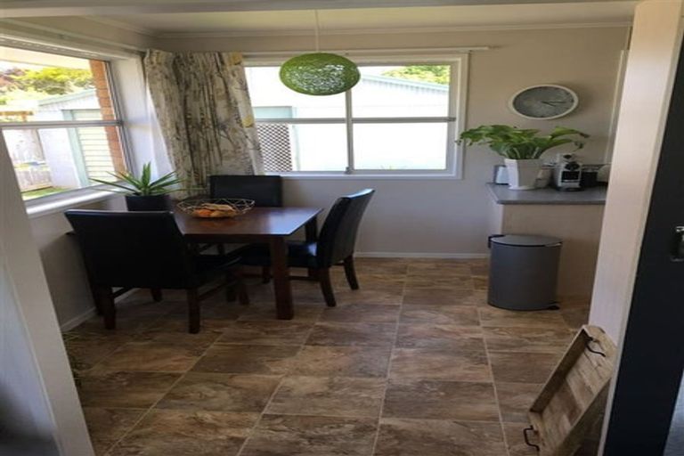 Photo of property in 102 Browning Street, Leamington, Cambridge, 3432