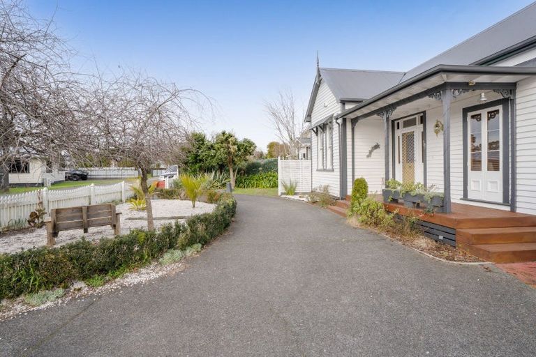 Photo of property in 24 Dunn Street, Egmont Village, 4372