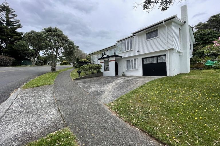 Photo of property in 14 Rajkot Terrace, Broadmeadows, Wellington, 6035