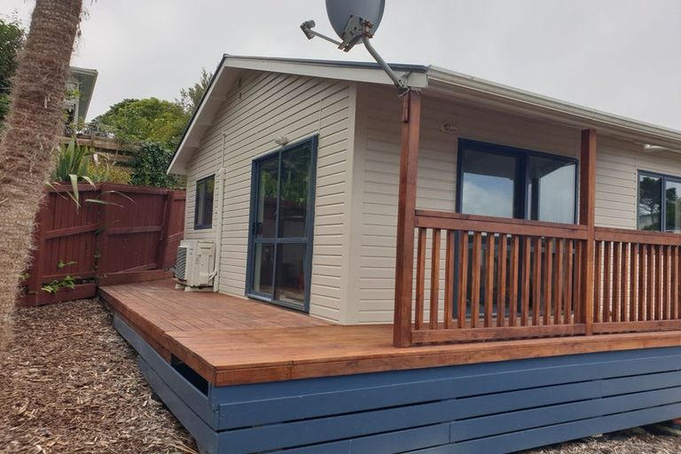 Photo of property in 56a Salford Street, Newlands, Wellington, 6037