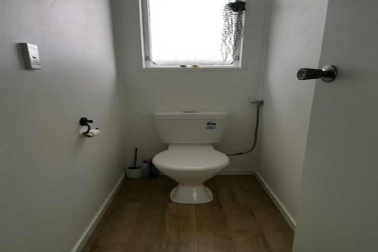 Photo of property in 9 Whaka Street, Maungaturoto, 0520