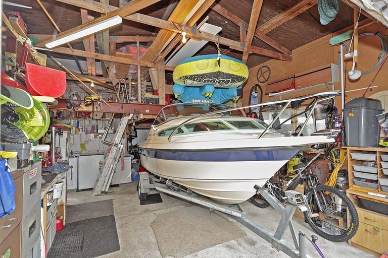 Photo of property in 2 Emery Road, Rotoiti Forest, Rotorua, 3074