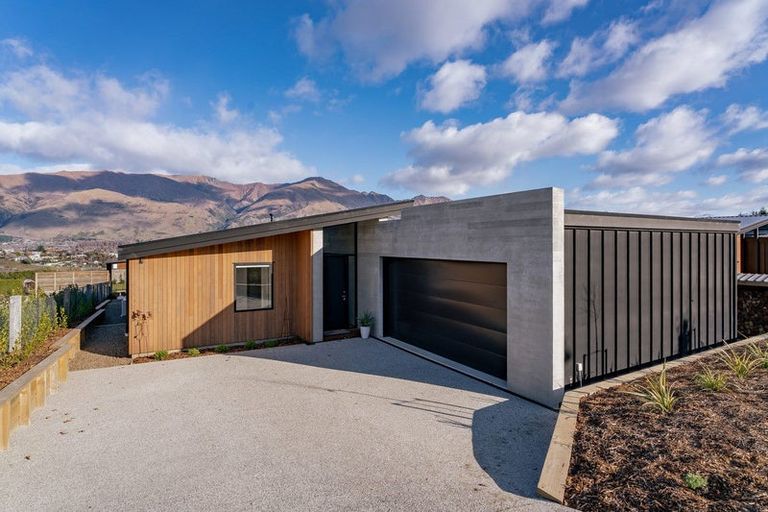 Photo of property in 15 Mills Road, Wanaka, 9305