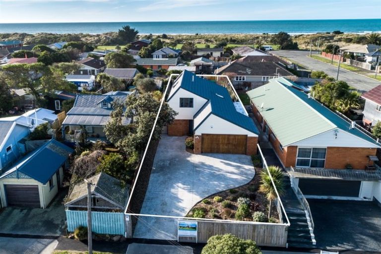 Photo of property in 141 Pine Avenue, South New Brighton, Christchurch, 8062