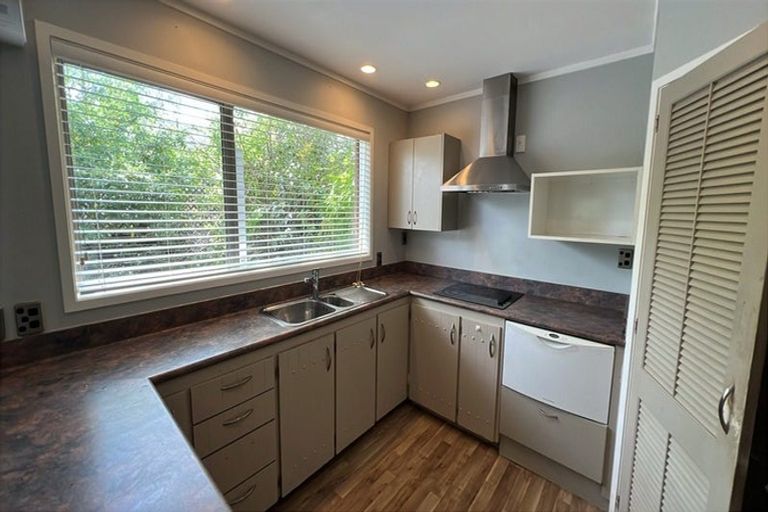 Photo of property in 2/51 Shakespeare Road, Milford, Auckland, 0620