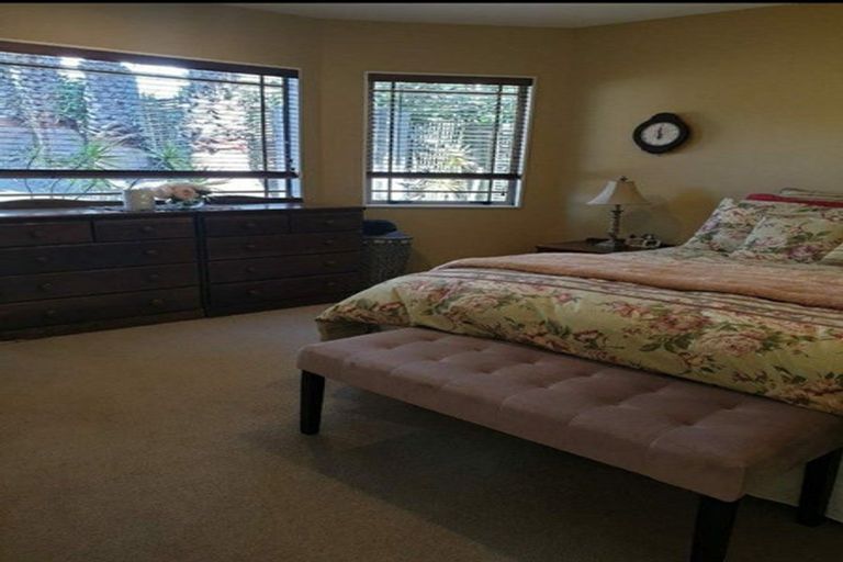 Photo of property in 701a Beach Road, Rothesay Bay, Auckland, 0630