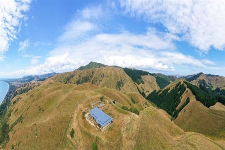 Photo of property in 1122b Paekakariki Hill Road, Paekakariki Hill, Porirua, 5381