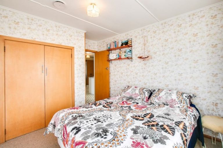 Photo of property in 14 Shackleton Street, Maraenui, Napier, 4110