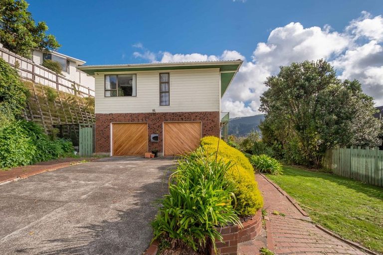 Photo of property in 54 Woodman Drive, Tawa, Wellington, 5028