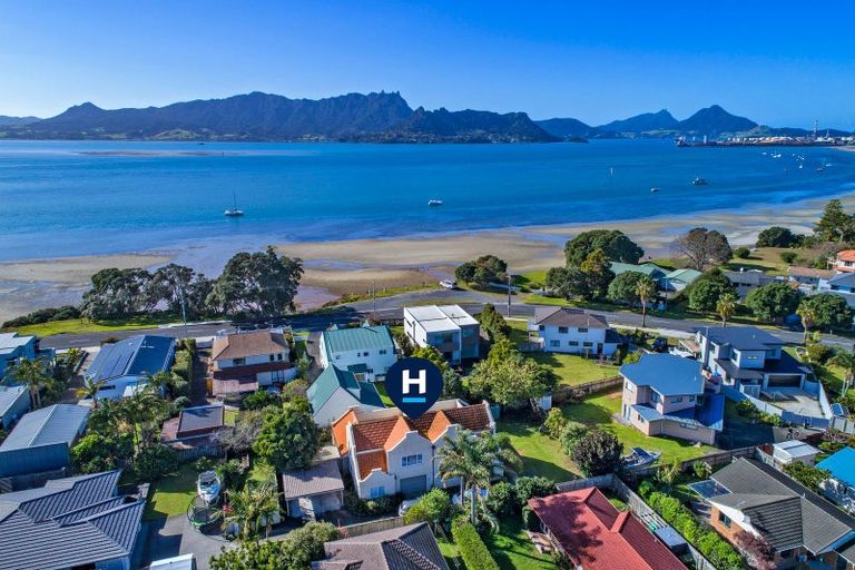 Photo of property in 16b Bermuda Place, One Tree Point, 0118