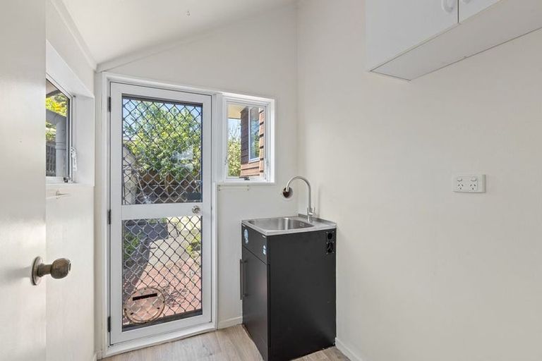 Photo of property in 2a Trafalgar Road, Milford, Auckland, 0620