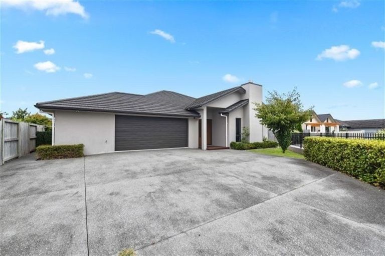 Photo of property in 8 Platina Place, Flagstaff, Hamilton, 3210