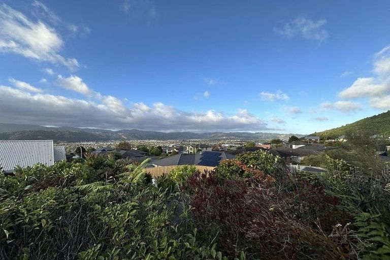 Photo of property in 8a Riverstone Drive, Riverstone Terraces, Upper Hutt, 5018