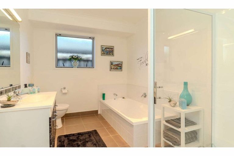 Photo of property in 21 Ranui Avenue, Kerikeri, 0230