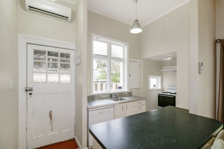 Photo of property in 8 Levy Street, Mount Victoria, Wellington, 6011