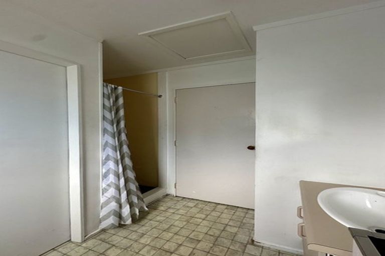 Photo of property in 396 Stokes Valley Road, Stokes Valley, Lower Hutt, 5019