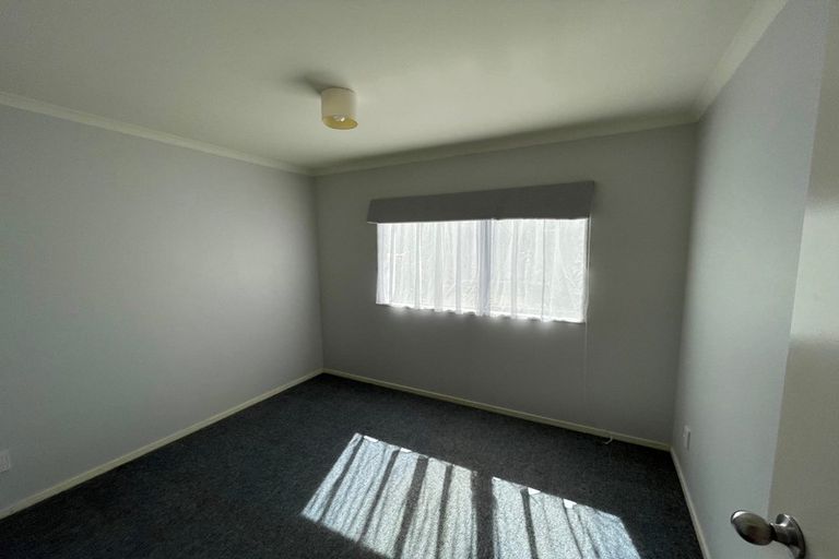 Photo of property in 2/80a Woodglen Road, Glen Eden, Auckland, 0602