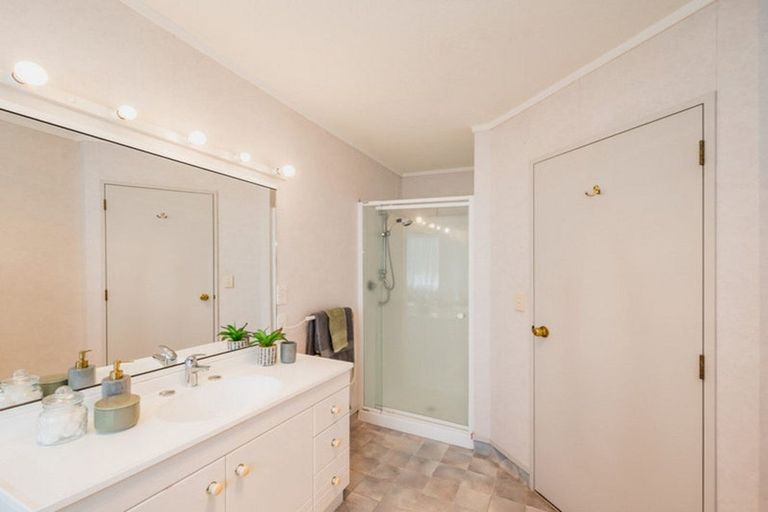 Photo of property in 300 Manly Street, Paraparaumu Beach, Paraparaumu, 5032