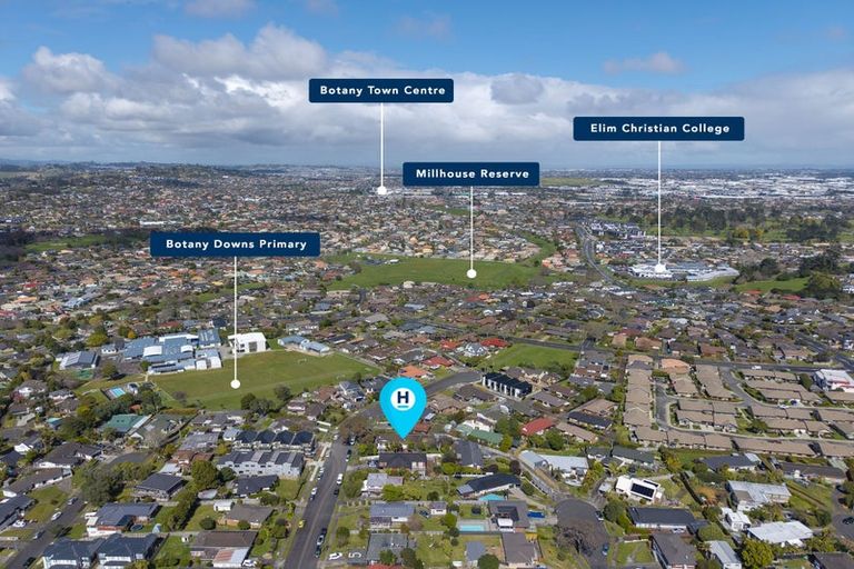 Photo of property in 13 Booralee Avenue, Botany Downs, Auckland, 2010