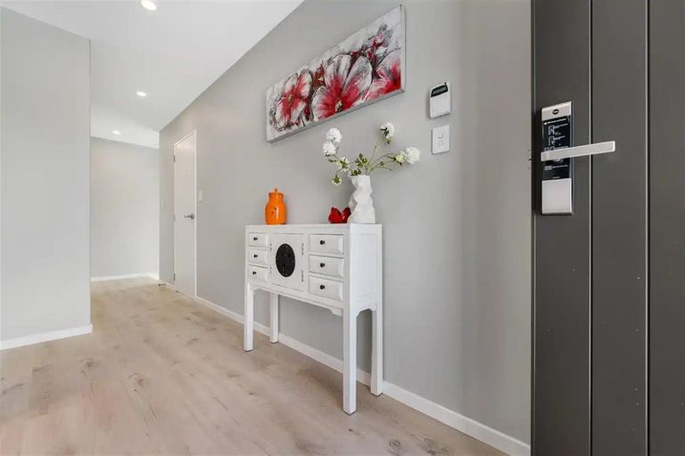 Photo of property in 34 Whakairo Crescent, Gulf Harbour, Whangaparaoa, 0930