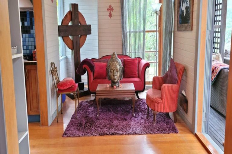 Photo of property in 305 Whananaki Road North, Opuawhanga, Hikurangi, 0181