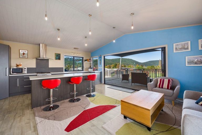 Photo of property in 136 Lisland Drive, Kinloch, Taupo, 3377
