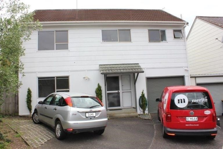 Photo of property in 1/104 Arran Road, Browns Bay, Auckland, 0630