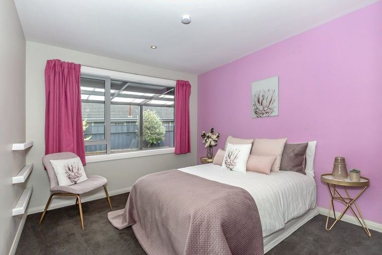 Photo of property in 131 Wainoni Road, Avondale, Christchurch, 8061