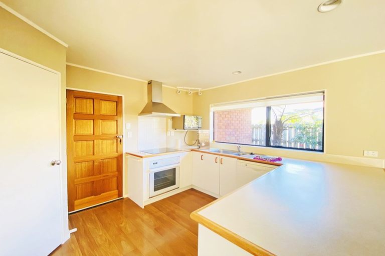 Photo of property in 38 West Fairway, Golflands, Auckland, 2013