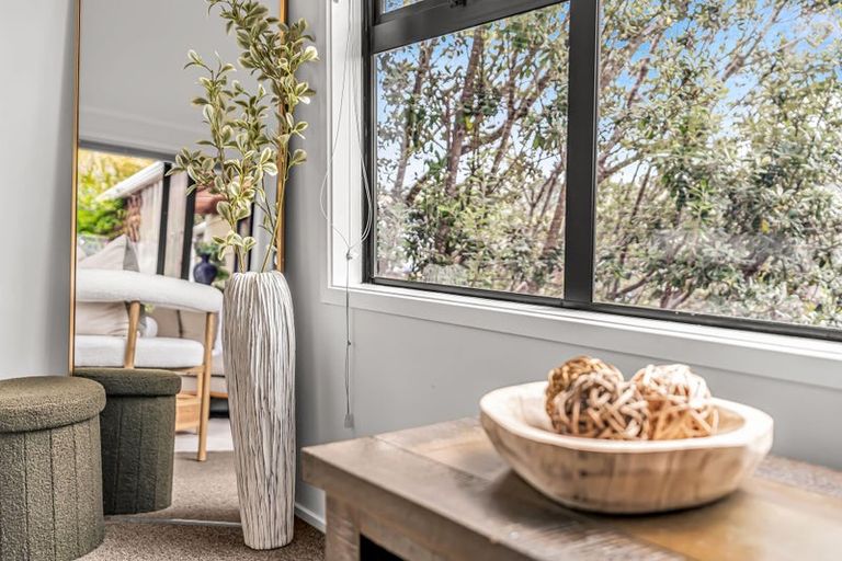 Photo of property in 6 Rautawhiri Road, Helensville, 0800