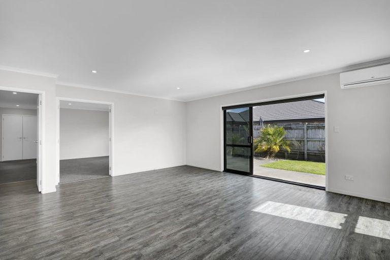 Photo of property in 16 Keene Drive, Bell Block, New Plymouth, 4312