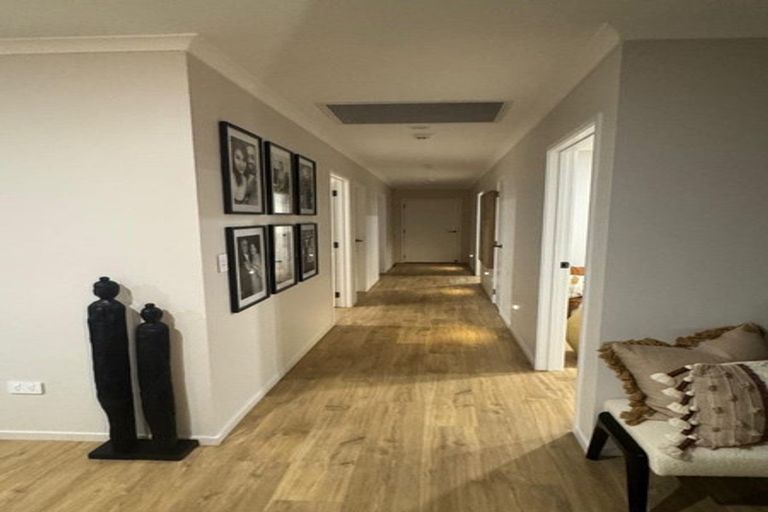 Photo of property in 12 Routeburn Lane, Karaka, 2124