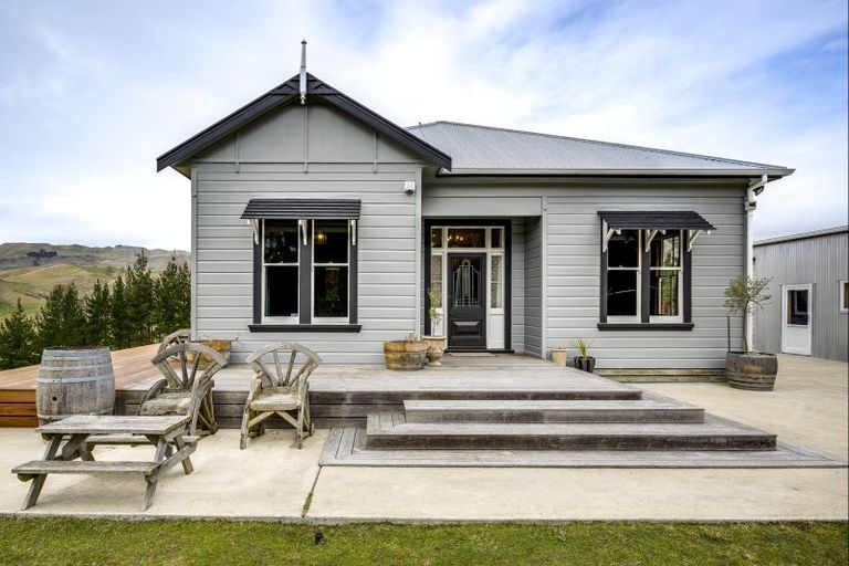 Photo of property in 972 Kahuranaki Road, Kahuranaki, Havelock North, 4295