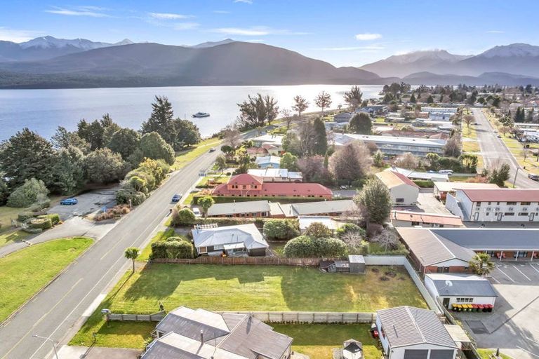 Photo of property in 4 Lakefront Drive, Te Anau, 9600
