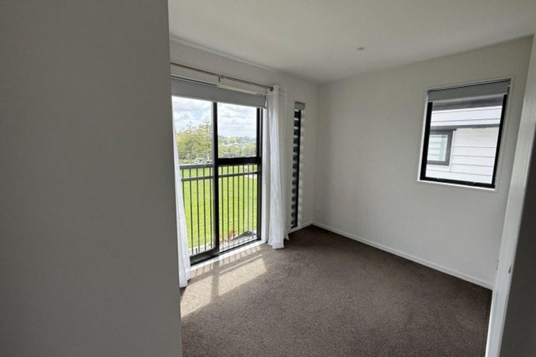 Photo of property in 4/3 Walsh Road, Wainui, 0932