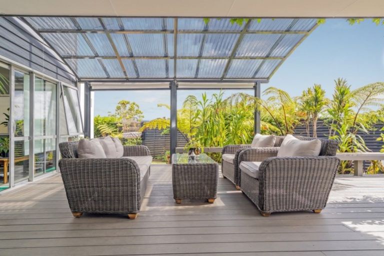 Photo of property in 20 Roseberry Place, Whitianga, 3510