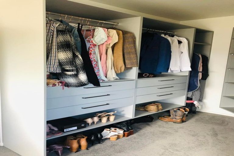 Photo of property in 27 The Brae, Mount Pleasant, Christchurch, 8081